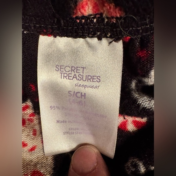 Festive SMALL Pajamas Set - Black and Red - Picture 5 of 6